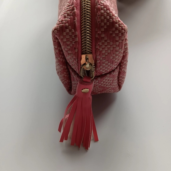 Posh and Pop Cosmetics Bag, Pink Textured Fabric, Full Zipper & Tassel, 6 inches - Picture 2 of 8